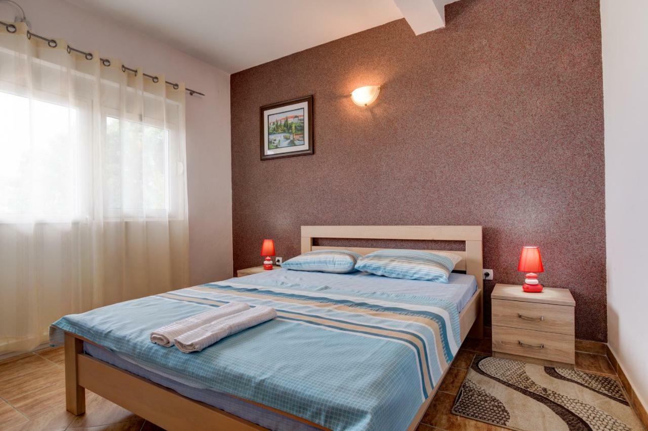 Studios Nikezic Utjeha Buitenkant foto